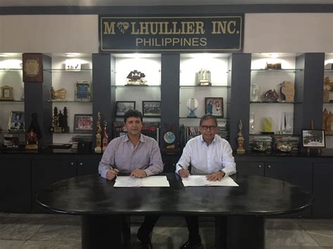 Photos of M Lhuillier, Incorporated in San Juan City, Metro Manila .